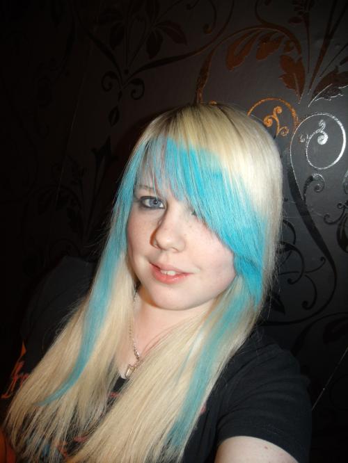 <img500*666:stuff/Blue_hair_%3a-.jpg>