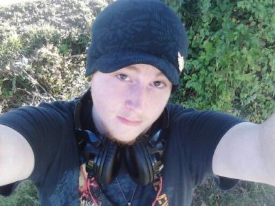 <img0*300:stuff/Enjoying_the_weather_with_chillstep..jpg>