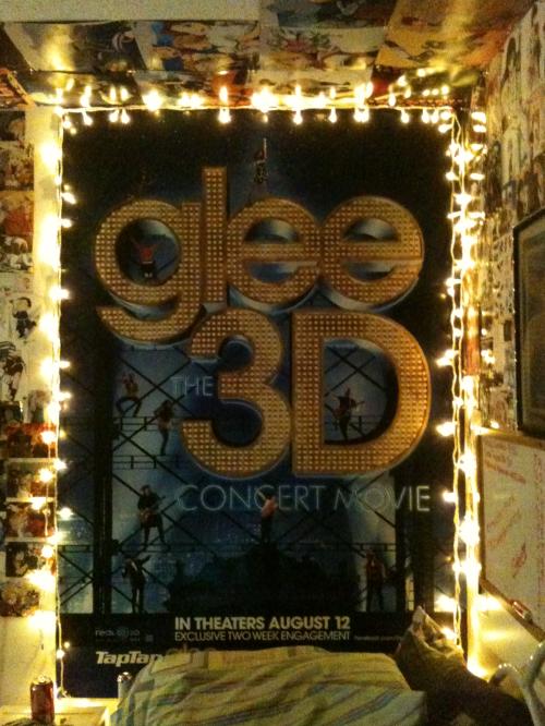 <img500*666:stuff/Glee.jpg>
