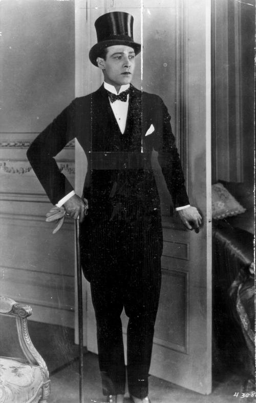 <img500*785:stuff/Rudolph_Valentino_.jpg>