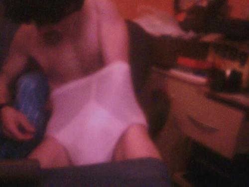 <img500*0:stuff/aj/9403/me%20fondling%20in%20my%20Y%20FRONTS.jpg>