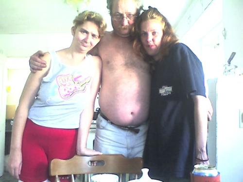 <img500*375:stuff/me_and_the_girls.jpg>