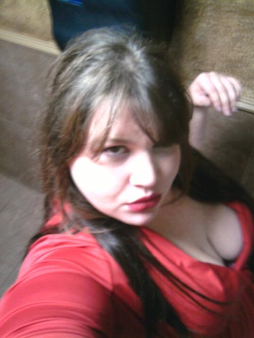 <img500*666:stuff/my_red_dress.jpg>