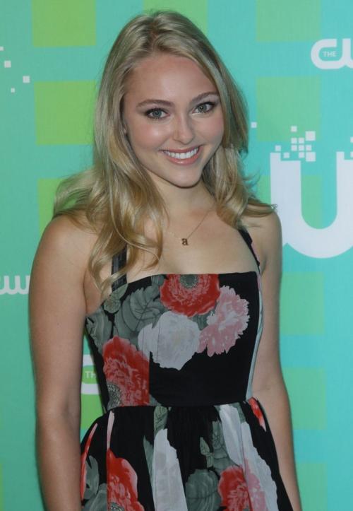 <img500*723:stuff/young_sarah.jpg>