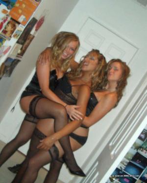 <img300*0:stuff/z/148/Amaland_collection-of-naked-girls-cumshot-blowjobs/014uiES.jpg>