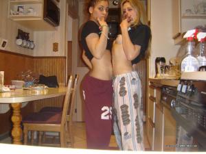 <img300*0:stuff/z/148/Amaland_collection-of-naked-girls-cumshot-blowjobs/070SpOu.jpg>